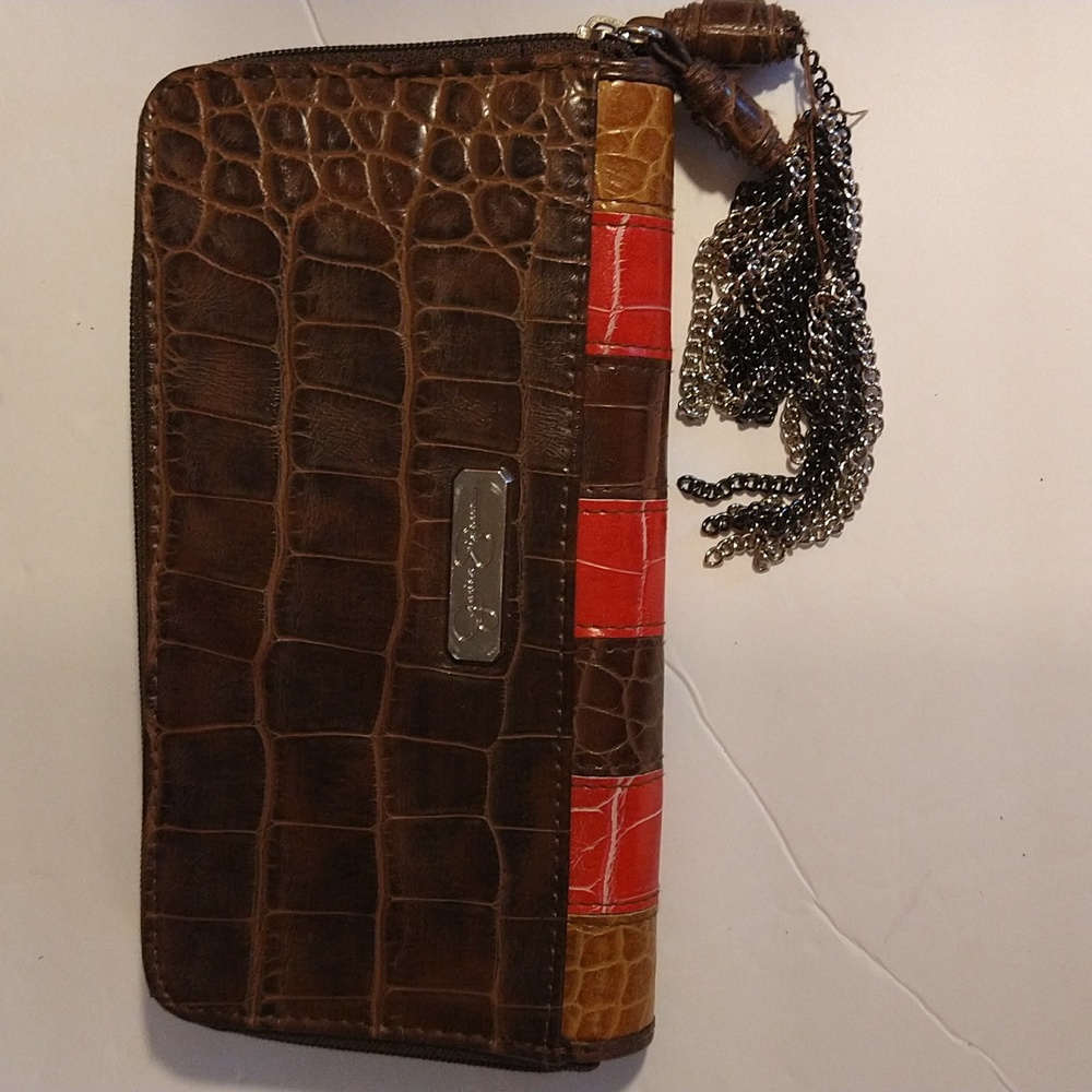 VGUC. Jessica Simpson double zip wallet.